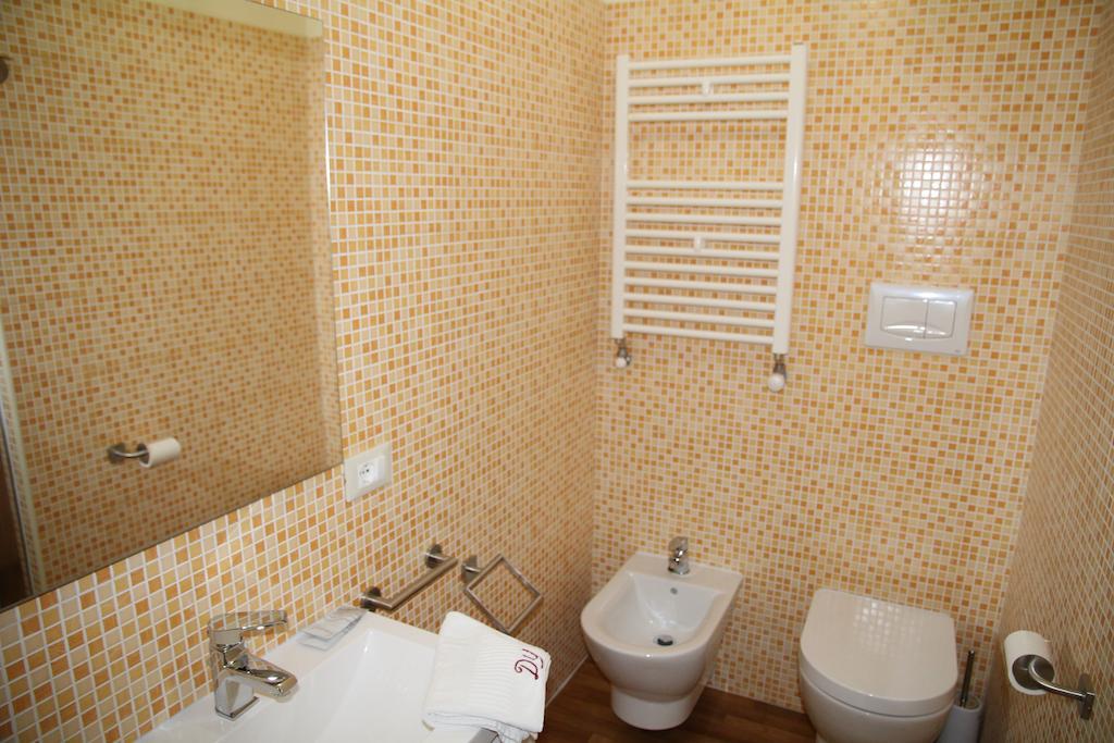 Domus Yenne Suites Cagliari Værelse billede