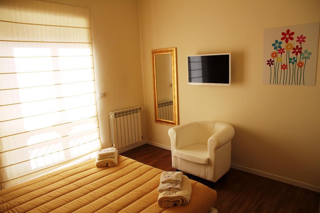 Domus Yenne Suites Cagliari Værelse billede